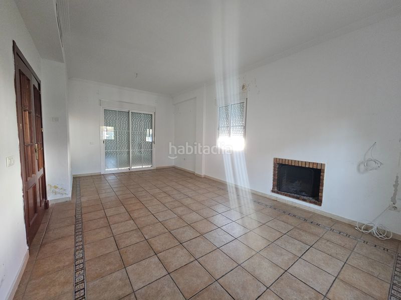 Foto accfc66a-c175-4752-b8eb-d91e04853e49. Casa aparellada amb xemeneia aparcament piscina a Umbrete