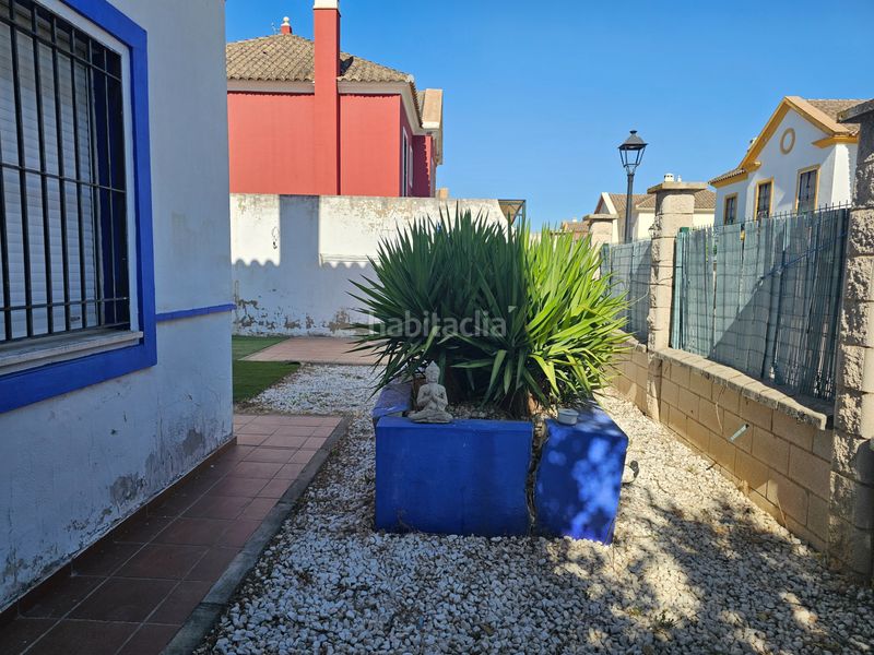 Foto c631ccfe-5c5c-442c-ab8e-519405e42fe3. Casa aparellada amb xemeneia aparcament piscina a Umbrete