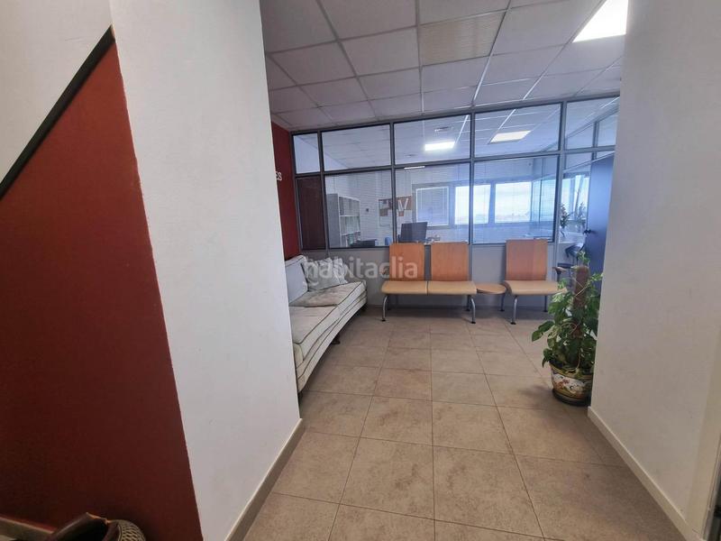 Foto 3d30878a-2282-4b38-a74b-8f5b4d9ef6b7. Ufficio in Avenida Juan Diego Bormujos