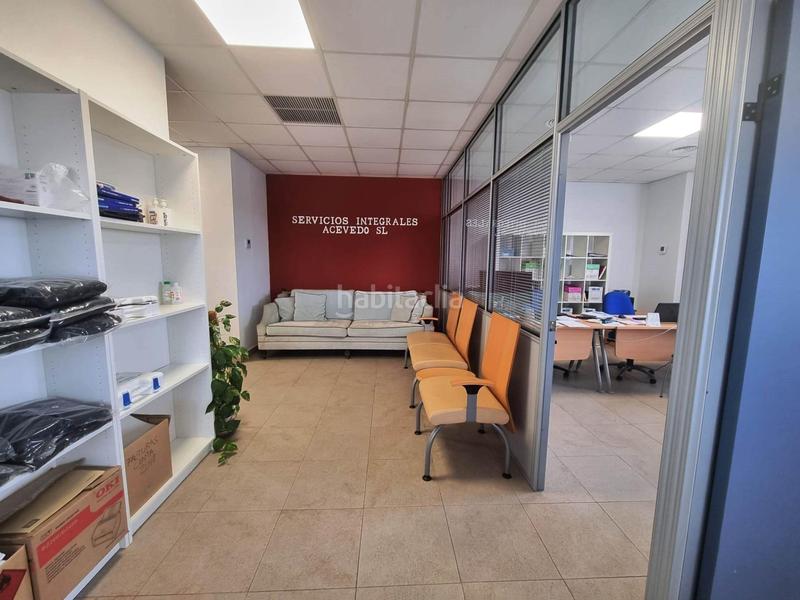 Foto b32b81c2-580c-4bff-b5ac-f2cc82d96bcd. Ufficio in Avenida Juan Diego Bormujos