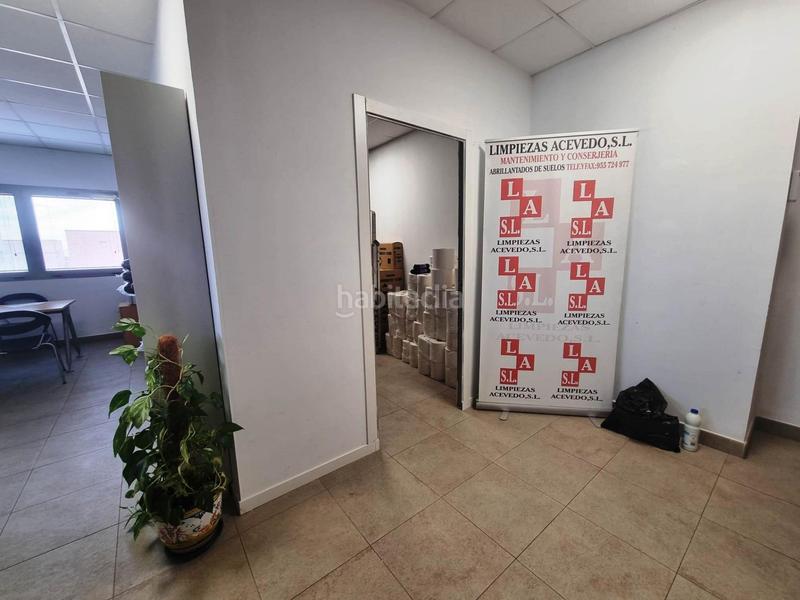 Foto c17b8782-3f71-41b6-89af-9b3d6f34193e. Ufficio in Avenida Juan Diego Bormujos