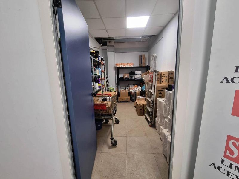 Foto ea967187-0282-4cbb-8985-d1cfc7a18145. Ufficio in Avenida Juan Diego Bormujos