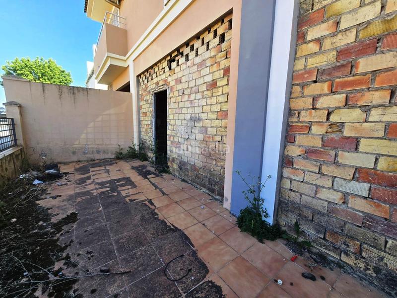 Foto 999ee15b-b966-44ff-90e1-01c33477718c. Local comercial  en bruto en Centro Bormujos