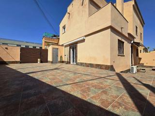 Xalet a Gines. Chalet pareado  gines
