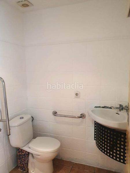 Foto 4aaaadee-489e-4114-a12f-2413ac5ce0ed. Local comercial  en Centro Bormujos