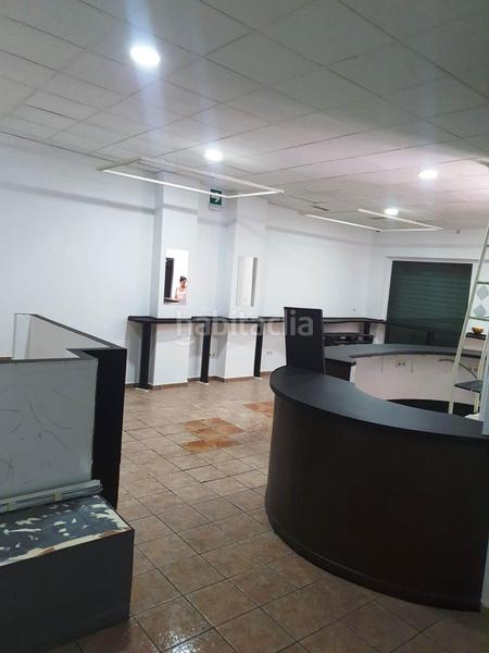 Foto bb8a31bc-ef92-4aeb-8977-c15dda30a339. Local comercial  en Centro Bormujos