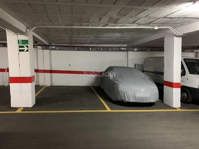 Foto dcb25fc3-77f2-40d0-aaaa-db82057d1dd4. Parking coche plaza de garaje , edificio domo en Bormujos
