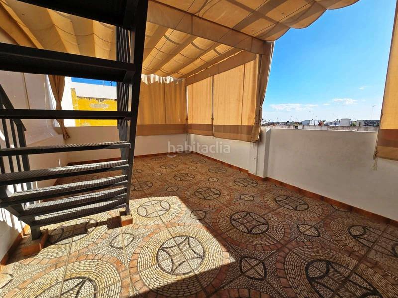Foto c0a50b27-5435-47d5-b2e9-97eee2167be3. Casa in Centro Bormujos