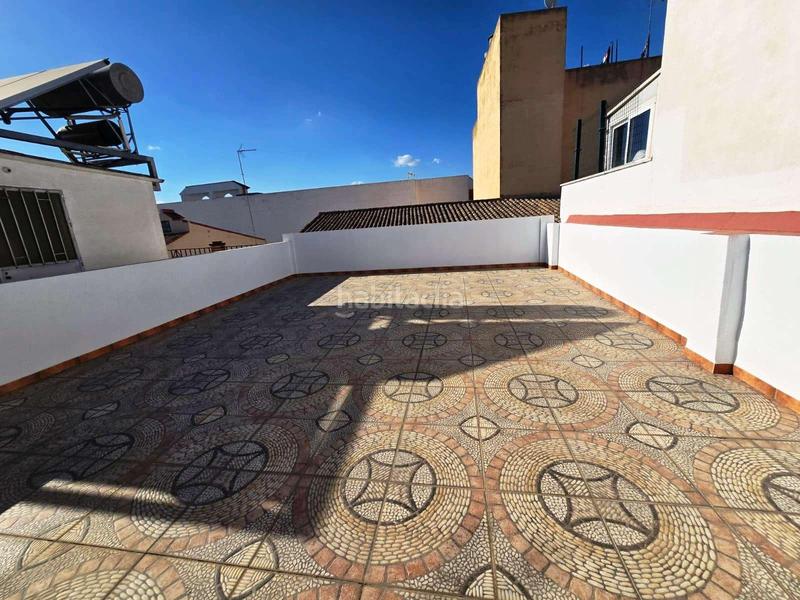 Foto fac2c86d-632e-4337-8f24-e1dd0bf40b02. Casa in Centro Bormujos