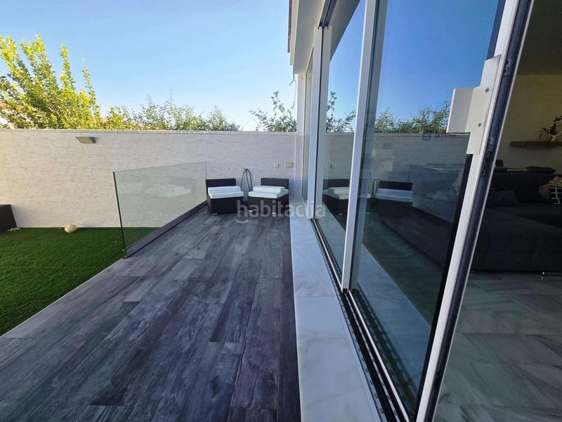 Foto 08c95e3e-d9c1-4401-bb8a-2b3806d1c1b5. Casa adosada en Huévar