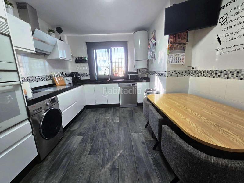 Foto 23ec6dde-2893-437e-8585-e266e0c803b2. Casa adosada en Huévar