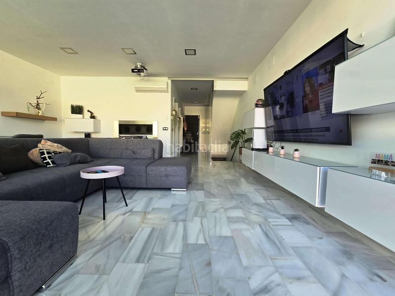 Foto 4bacc766-2074-484c-801e-863db21c5f8c. Casa adosada en Huévar