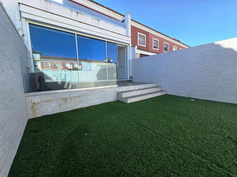 Foto cb20e6b4-4886-4397-8f51-acfbc332b8f2. Casa adosada en Huévar