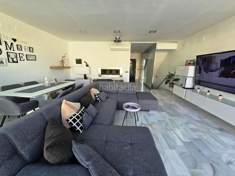 Foto dbf3c966-ca67-4b61-ba6c-e10f6738fc4d. Casa adosada en Huévar