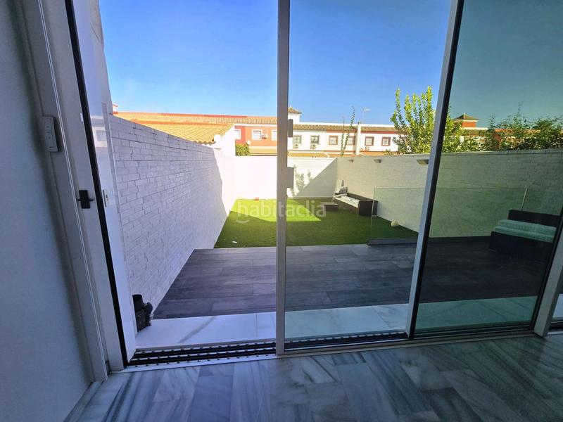 Foto e3608f52-f59a-4261-bc05-0c4e0528b57b. Casa adosada en Huévar