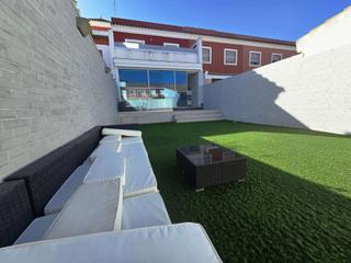 Maison jumelée à Huévar. Chalet adosado  huévar del aljarafe