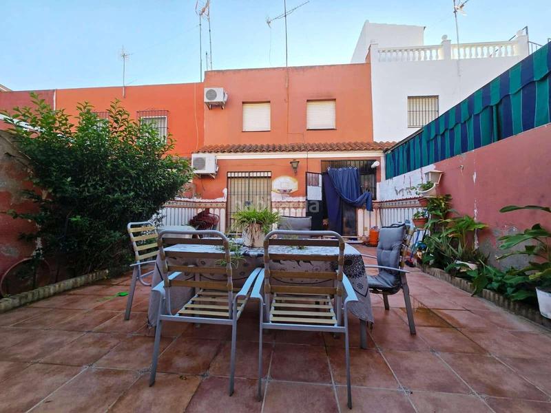 Foto 3b796407-2a2b-422b-be28-88c45faed022. Casa adossada a Centro Bormujos