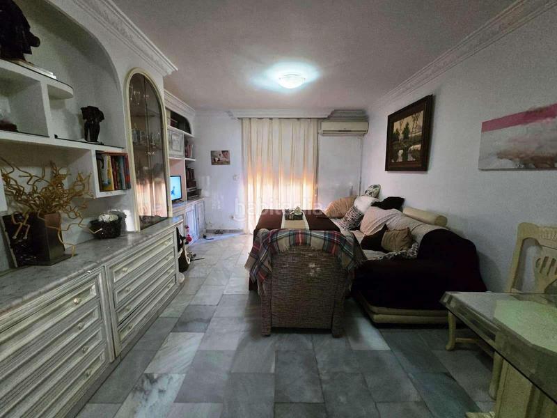 Foto 62bc8aab-176c-47d0-8592-32277043ebc4. Casa adossada a Centro Bormujos