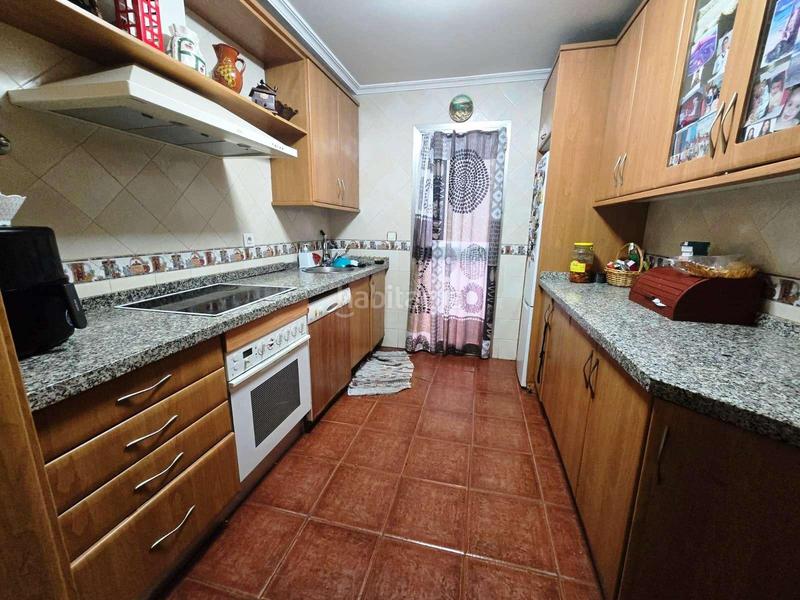 Foto 72f4102b-699b-4b60-8af5-85e876453eb1. Casa adossada a Centro Bormujos