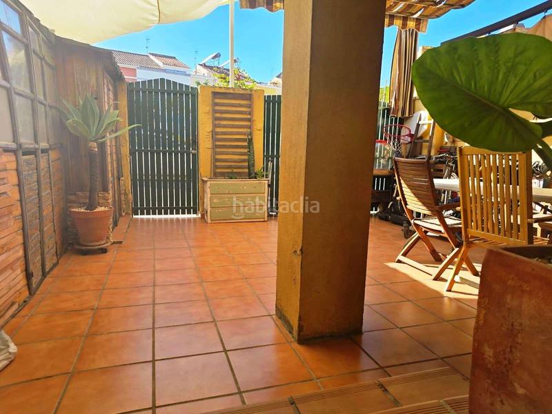 Foto 1aa5c246-67eb-45e5-95fa-b6e877440035. Maison jumelée avec parking piscine dans Avenida Juan Diego Bormujos