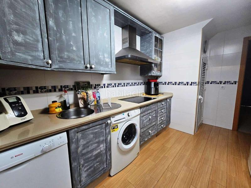 Foto 1b929368-1f80-40b5-ae2c-da5429966eab. Maison jumelée avec parking piscine dans Avenida Juan Diego Bormujos