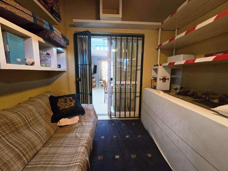 Foto 529a41a5-bf59-478e-9188-dfe6084b8106. Maison jumelée avec parking piscine dans Avenida Juan Diego Bormujos