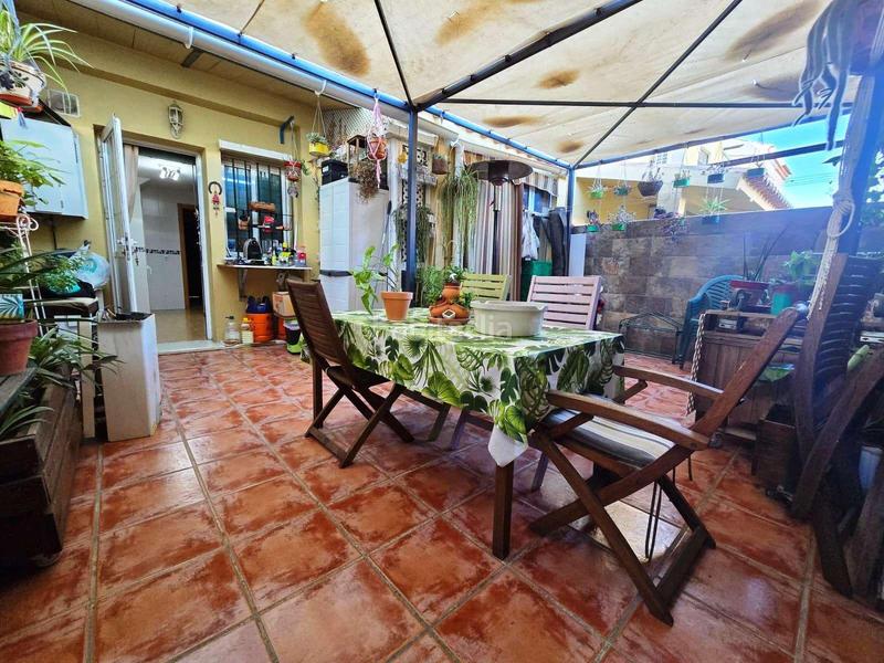 Foto 5787bb38-4dab-43b4-a111-0330334218ae. Maison jumelée avec parking piscine dans Avenida Juan Diego Bormujos