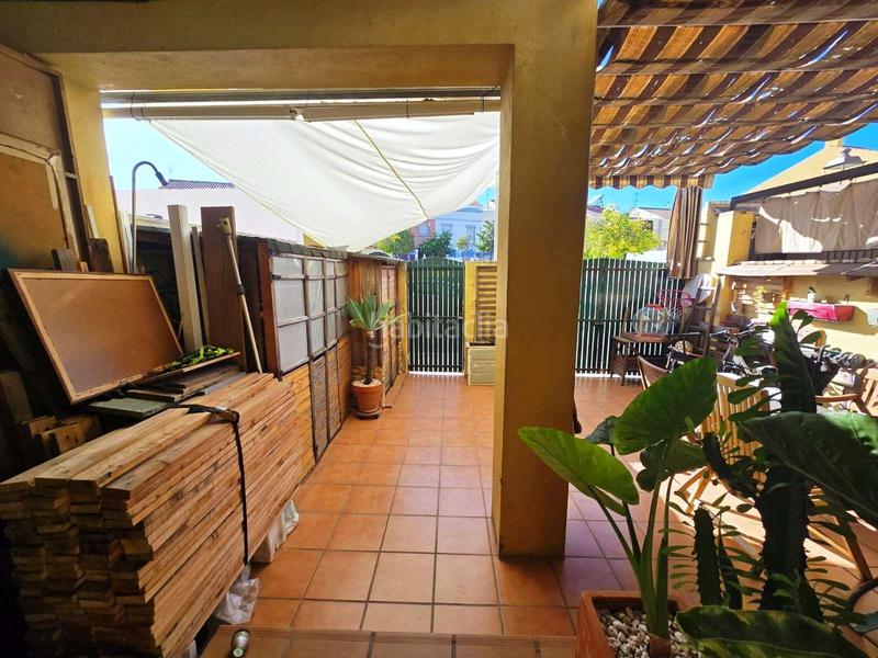 Foto 9946e2b2-ea0b-4af4-80e2-4eb589cb9753. Maison jumelée avec parking piscine dans Avenida Juan Diego Bormujos