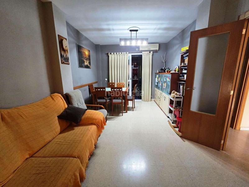 Foto a15492a2-ac8b-4d2e-b2d7-d05528c312d8. Maison jumelée avec parking piscine dans Avenida Juan Diego Bormujos