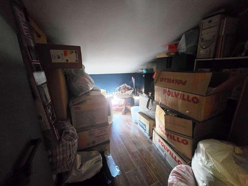 Foto bcab8145-806a-4890-8872-cbb31c32f62f. Maison jumelée avec parking piscine dans Avenida Juan Diego Bormujos