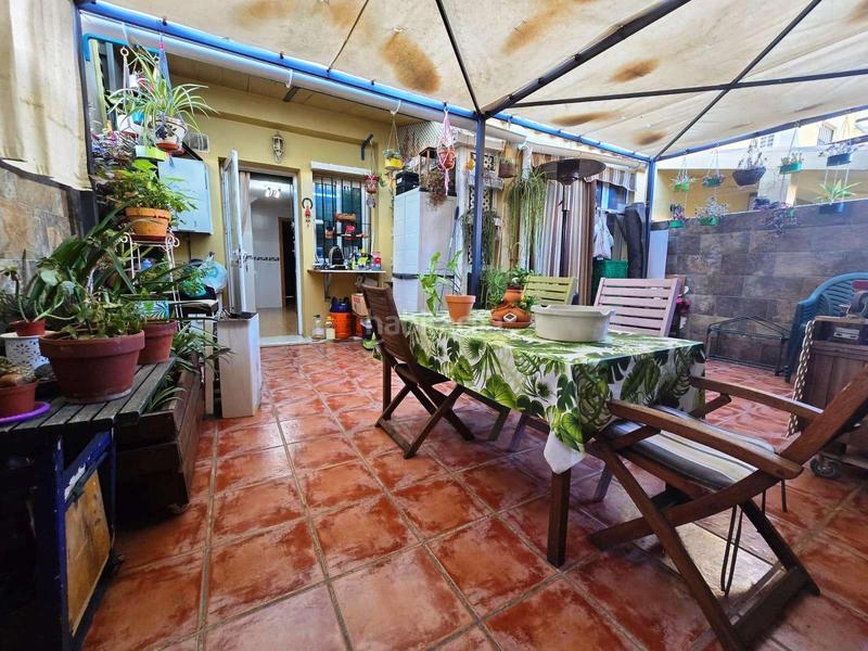 Foto d6829534-099e-43a3-9447-9ef7bfc8dafc. Maison jumelée avec parking piscine dans Avenida Juan Diego Bormujos