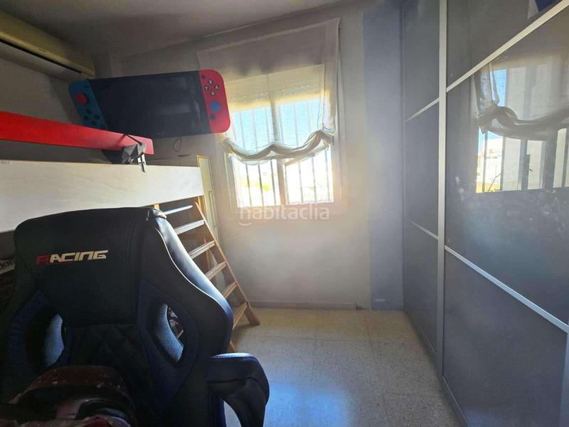 Foto e57d237e-8a08-4099-9c35-78b1ed88019a. Maison jumelée avec parking piscine dans Avenida Juan Diego Bormujos