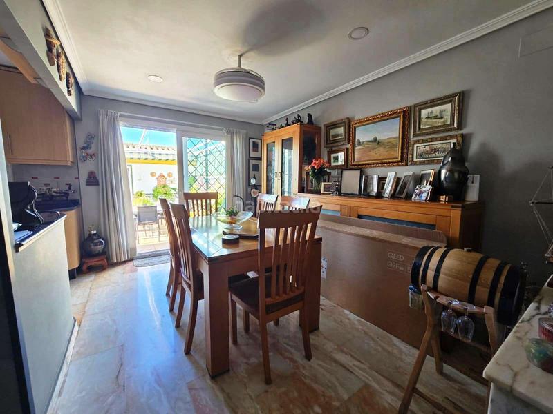 Foto 533fea5a-55c9-4e7a-9b54-0240f640bb9c. Casa amb aparcament piscina a Gines