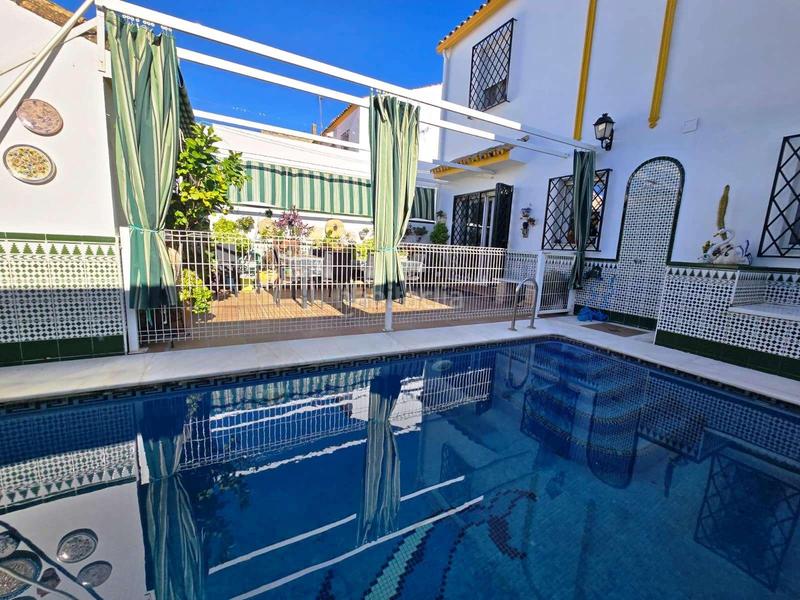 Foto bc8652e8-67e5-463f-bda9-9dd1e207ff5c. Casa amb aparcament piscina a Gines