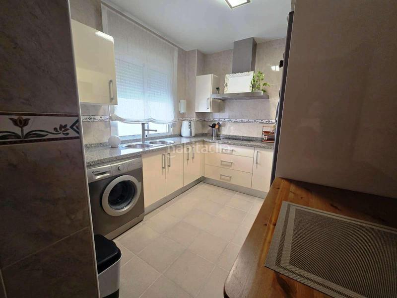 Foto 13f9f4ef-376a-44eb-a654-f54746d0c8de. Flat with parking in Gines