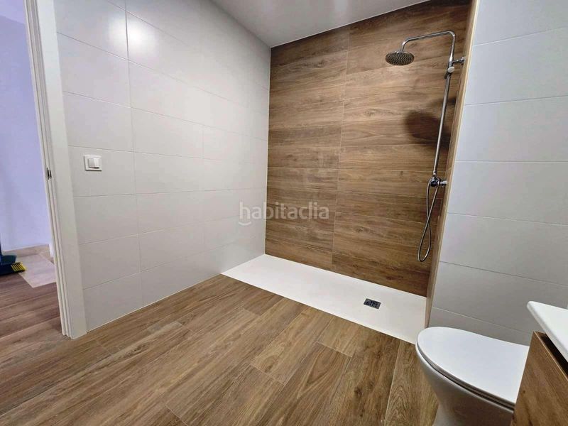 Foto 21a092be-6b9c-41e7-b066-9eb06324be9a. Casa adossada a Centro Bormujos