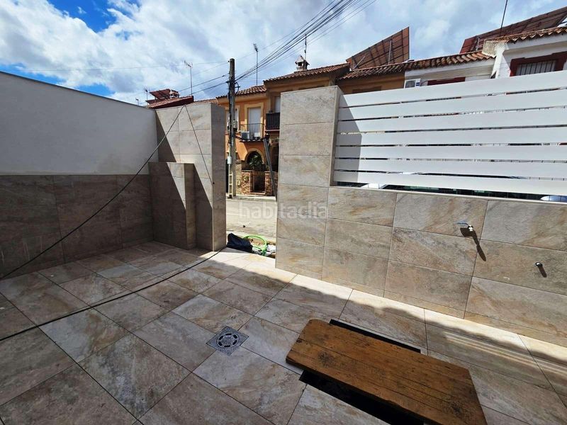 Foto 39571d63-444a-4e7b-9b57-fc34d0057704. Casa adossada a Centro Bormujos