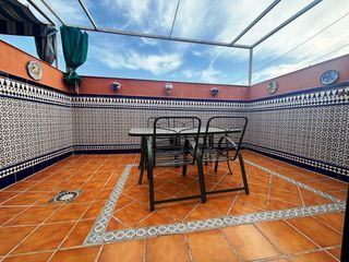 Etagenwohnung in Avenida Juan Diego. Piso  bormujos