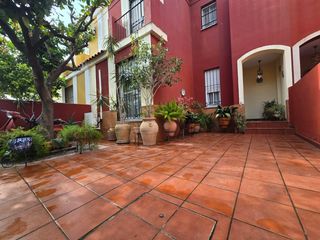 Reihenhaus in Castilleja de la Cuesta. Casa adosada  castilleja de la cuesta