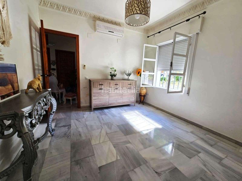 Foto 08c897db-9a19-48b4-a6ca-620937089fe6. Casa adossada amb aparcament a Avenida Juan Diego Bormujos