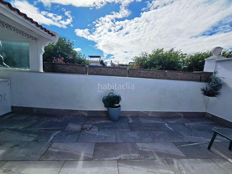 Foto 09590b29-843b-43b9-833a-6f666608c8b8. Casa adossada amb aparcament a Avenida Juan Diego Bormujos