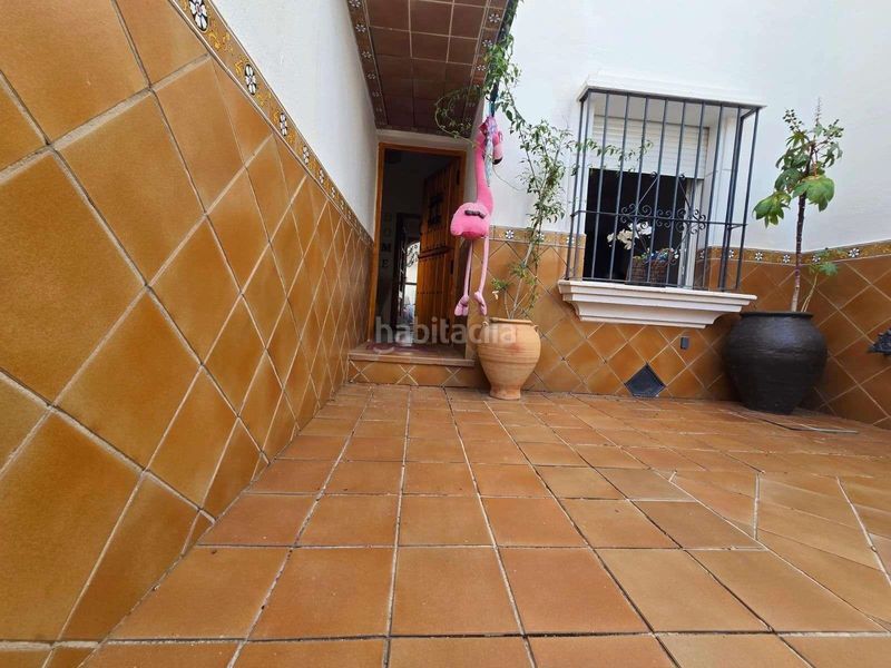 Foto 514fd28f-b07b-49d9-a0c1-0ab1ddb030ea. Casa adossada amb aparcament a Avenida Juan Diego Bormujos