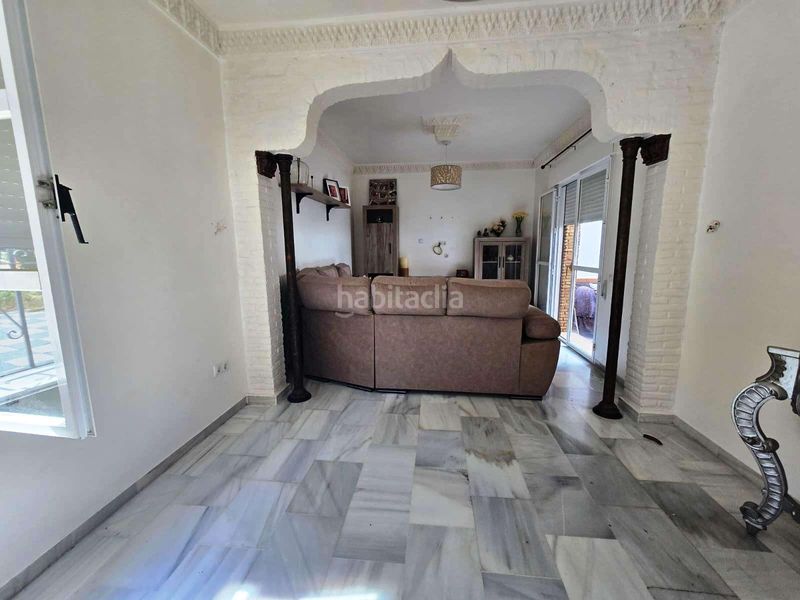 Foto 9fb848bd-3bc3-4052-8780-c8110063efaf. Casa adossada amb aparcament a Avenida Juan Diego Bormujos