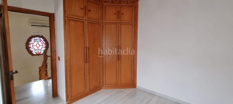 Foto a0b68d6c-a9a7-4c57-a800-c00fdd797569. Casa adossada amb aparcament a Avenida Juan Diego Bormujos