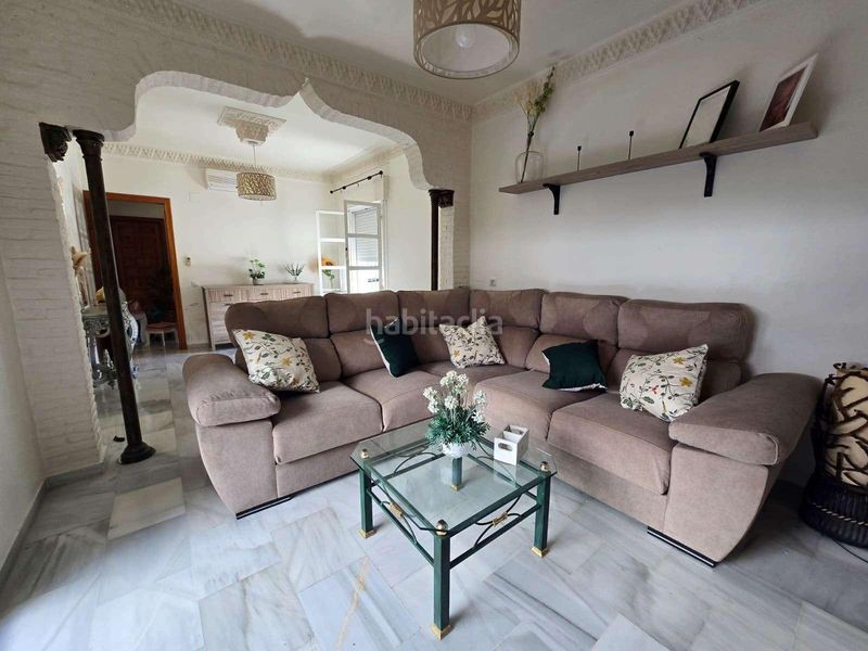Foto ad395ba3-76e8-45d1-99a9-f00062273c43. Casa adossada amb aparcament a Avenida Juan Diego Bormujos