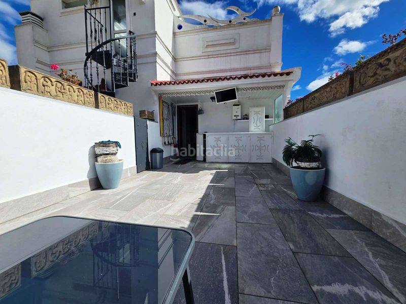 Foto ef232522-2b4d-4760-a77e-adf2c6cc6802. Casa adossada amb aparcament a Avenida Juan Diego Bormujos