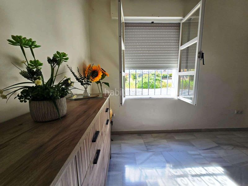 Foto fad63970-368e-49a9-aebb-6d8614c2d708. Casa adossada amb aparcament a Avenida Juan Diego Bormujos