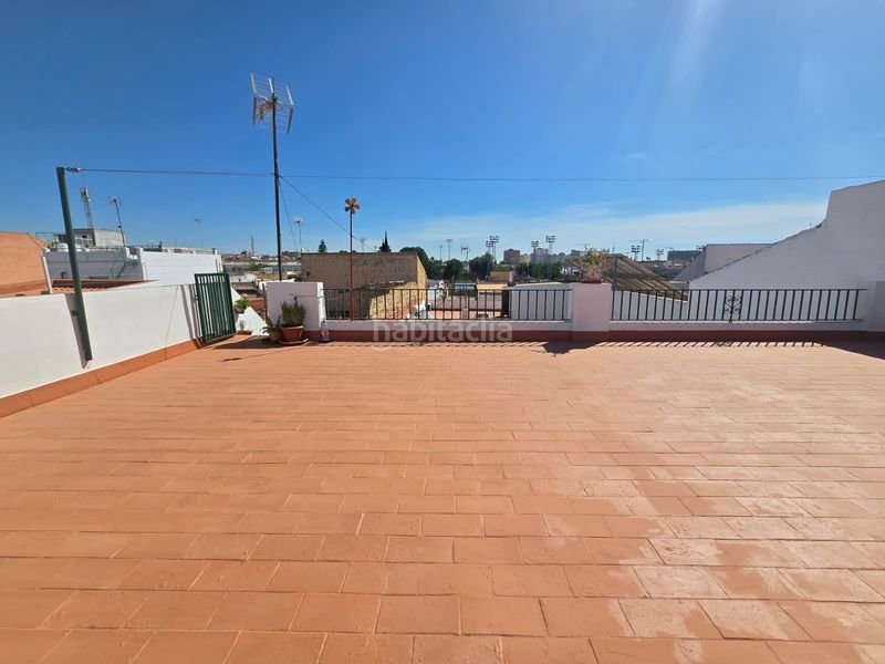 Foto 5f023d75-ccce-454e-94e1-a16dc40d7238. Casa adossada a Centro Bormujos