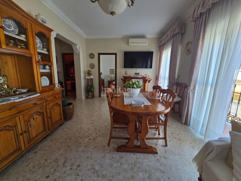 Foto c617030a-6822-42d2-b000-f0954644d59e. Casa adossada a Centro Bormujos