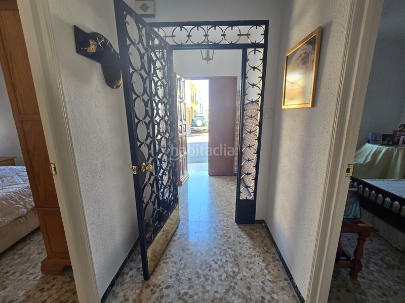 Foto ce24f79c-08fb-4c71-be77-cdf10963bb7a. Casa adossada a Centro Bormujos